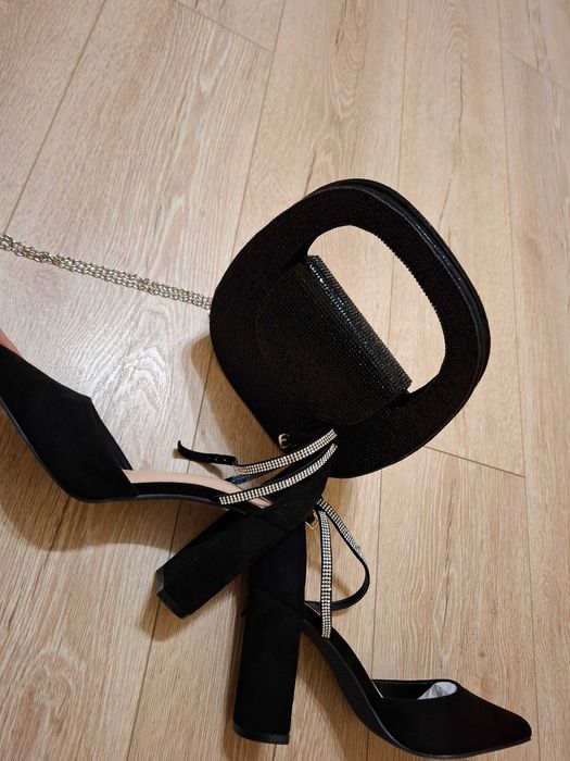 Дамски елеганти обувки на ток плюс чанта 30 лв.