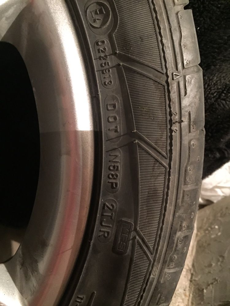 Джанта с гума 235/45/17 Dunlop