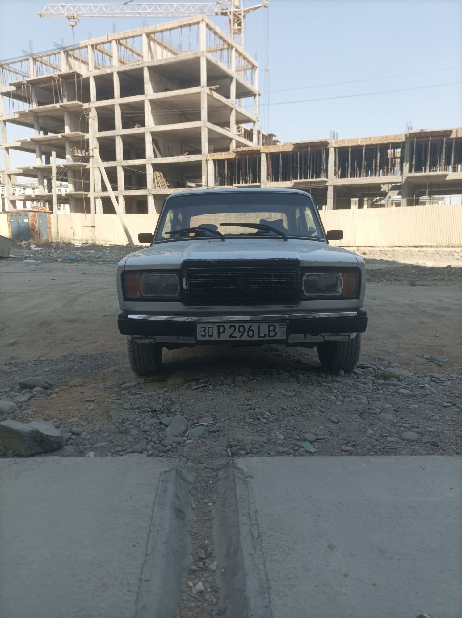 Vaz 2107 sotiladi injiktor mator
