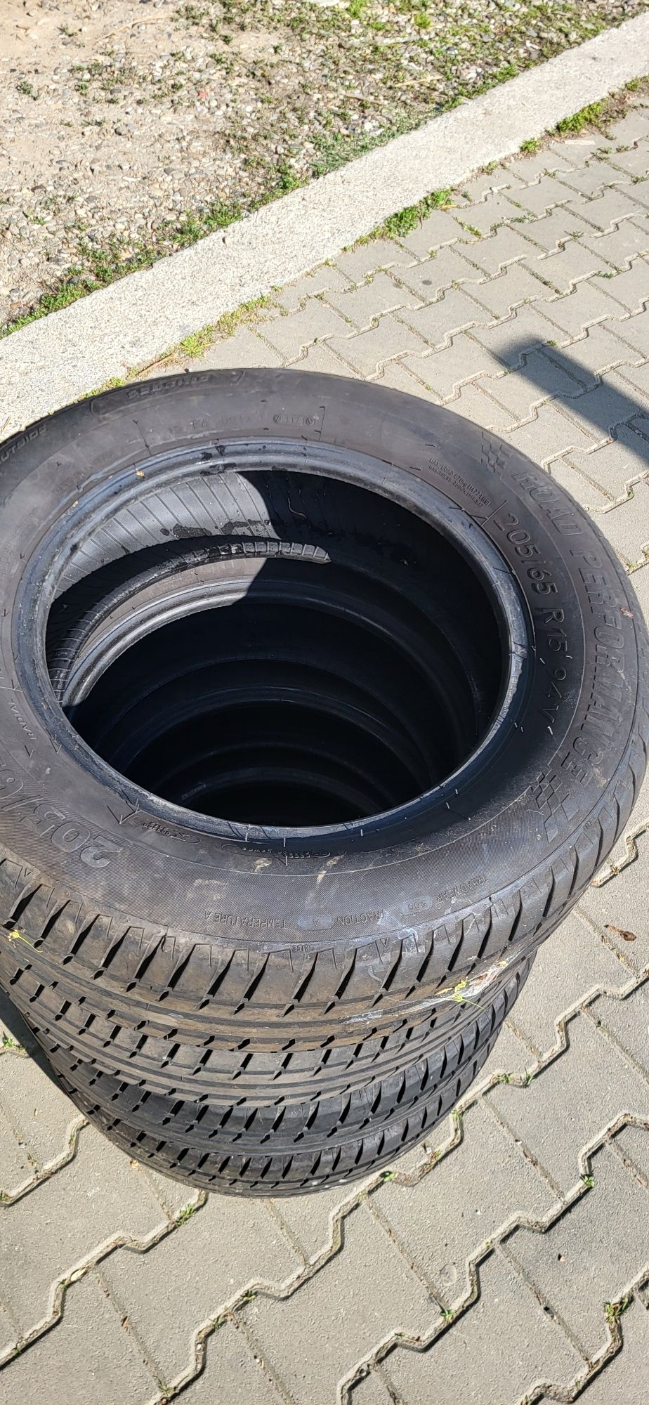 Anvelope vara 205/65 R15