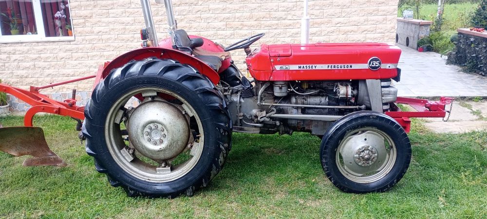 Vând tractor Massey Ferguson