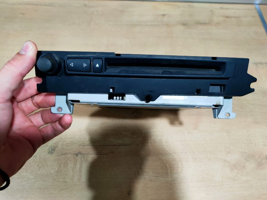 Продам магнитофон на БМВ е60