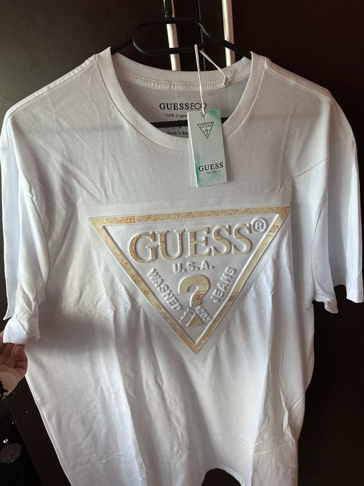 Тениска GUESS.