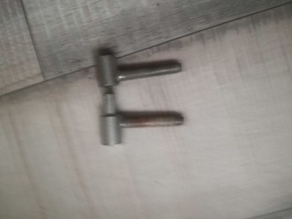 Продавам 1бр. панта за входна врата