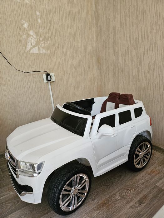 Машина детская Land Cruiser