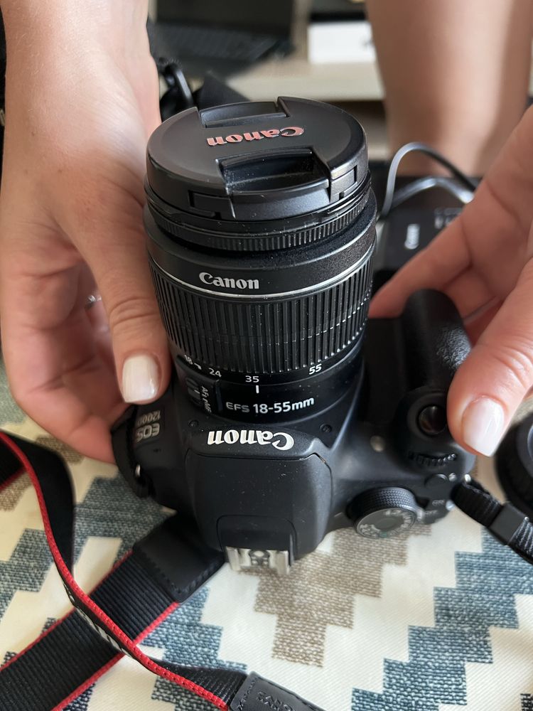 Aparat Foto DSLR Canon EOS 1200D + Obiectiv 18-55 mm