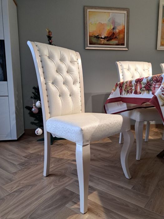 Столове за трапезна маса