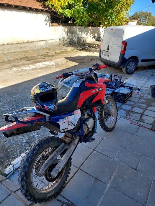 Продавам:aprilia pegaso 125