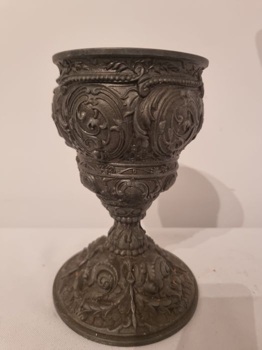 Pocal decorativ vintage din metal, stil baroc, 19 cm