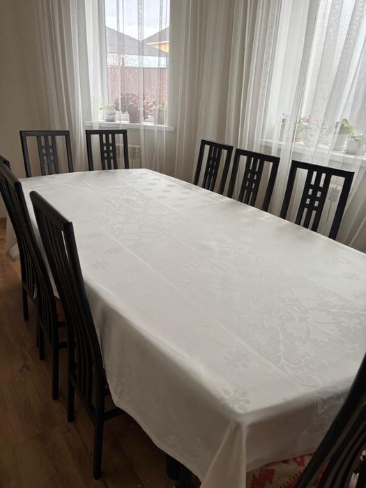 Продается стол со стульями