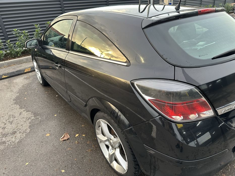 Opel Astra GTC 2005