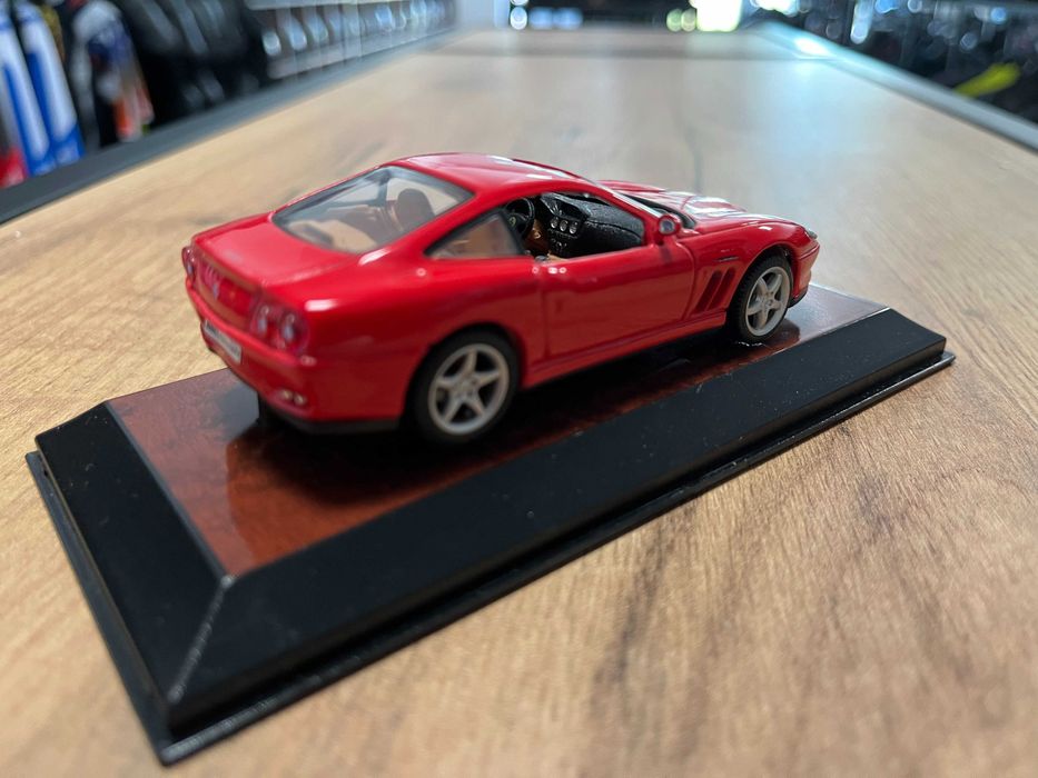 Метална колекционерска количкa REVELL FERARRI мащаб 1:43 ITALY
