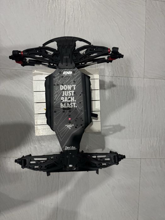 Здравейте представям ви 1/8 ARRMA KRATON EXB 6S