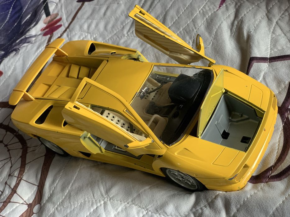 Macheta vintage Burago Lamborghini Diablo 1990 scara 1la18 stare buna