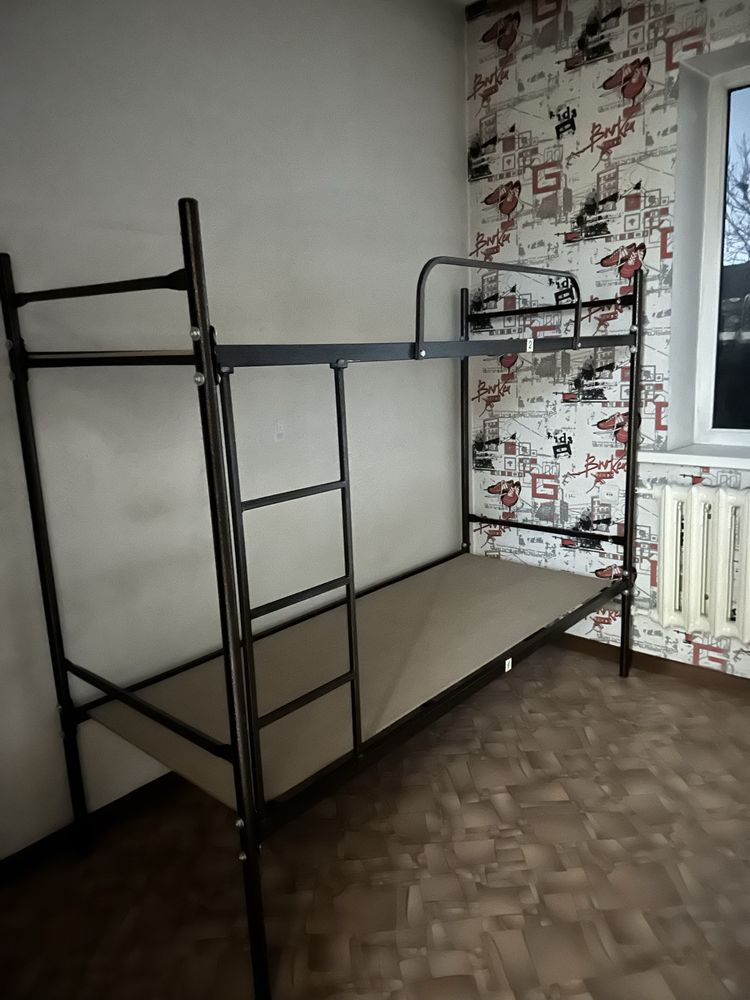 Двухяростные кровати
