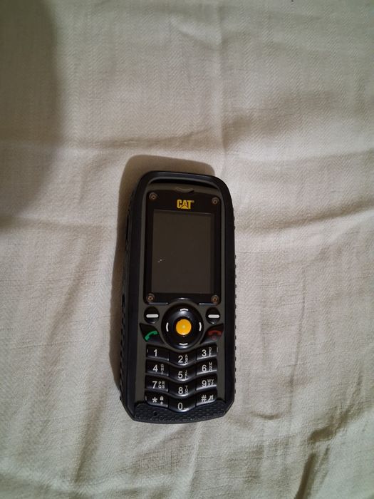 Продавам телефон CAT B 25