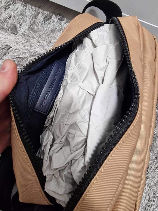 Borseta Tommy Hilfiger