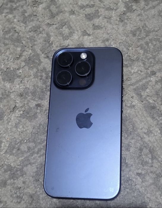 Пррдам айфон 15 про на 128 гигов