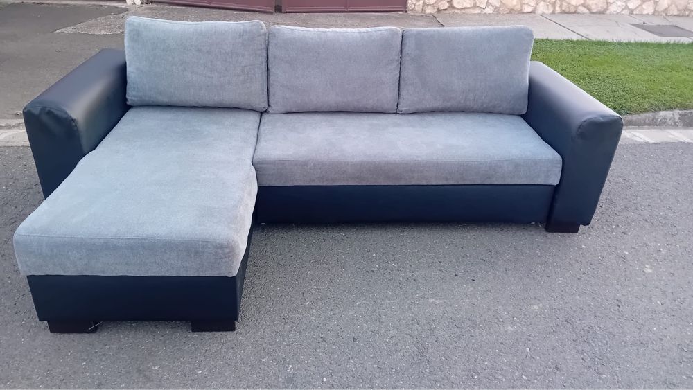 Coltar extensibil Reversibil  cu loc pentru haine