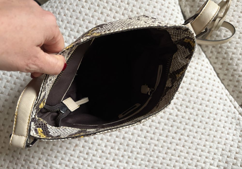 Маркови дамски чанти Picard и US Polo бежова змийска и червена