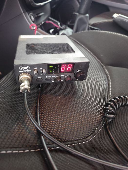 Vând stație CB PNI cu antena