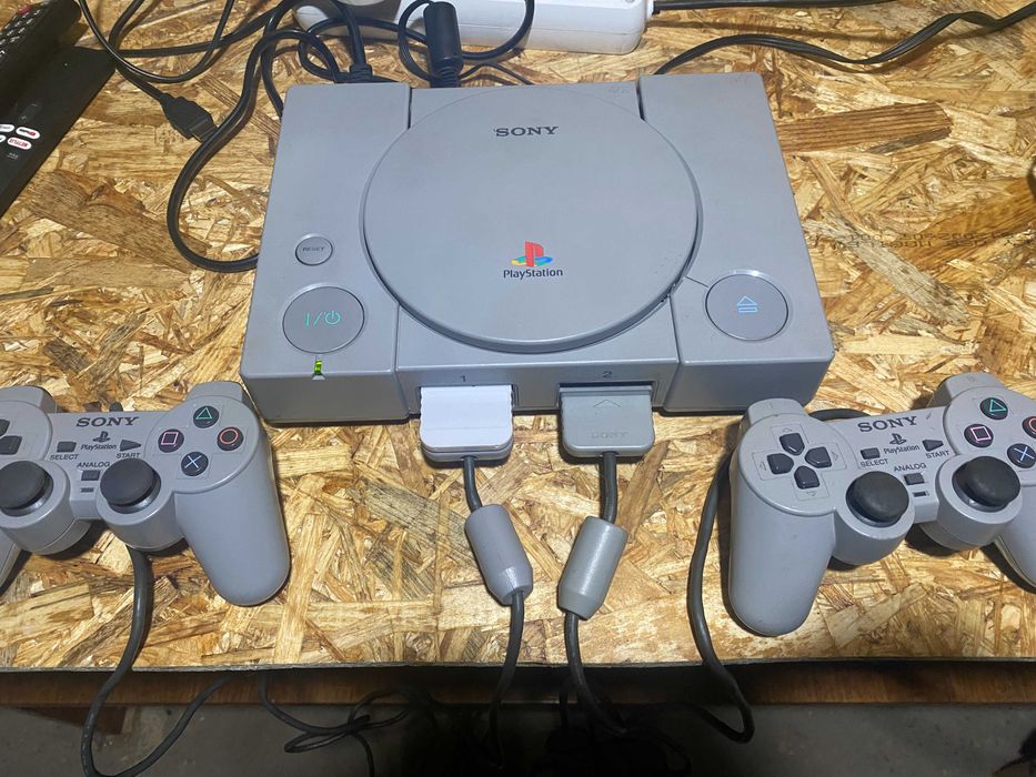 Продам PlayStation 1 с MicroSD