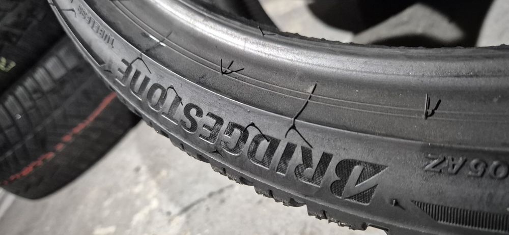 255 35 21 Bridgestone m+s