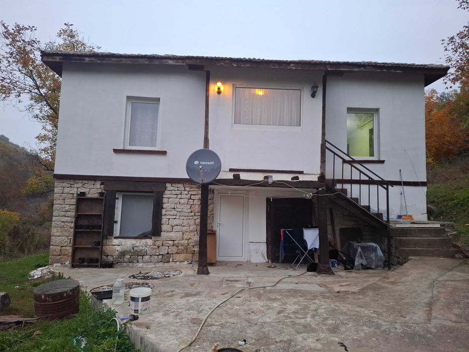 Къща в село Лютидол