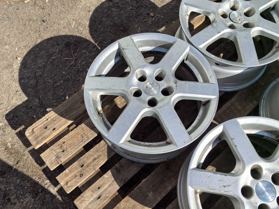 16 цола 5 х 98 мм Ситроен Ц8 / Пежо 807 / Ланча Федра - 7 Инча / ЕТ 27