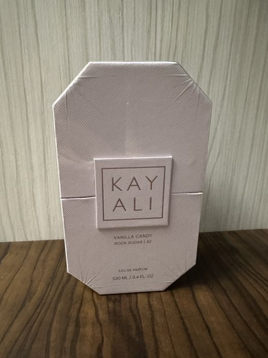 Чисто нов!! 100% Оригинален парфюм Kayali Vanilla Candy Rock Sugar 42