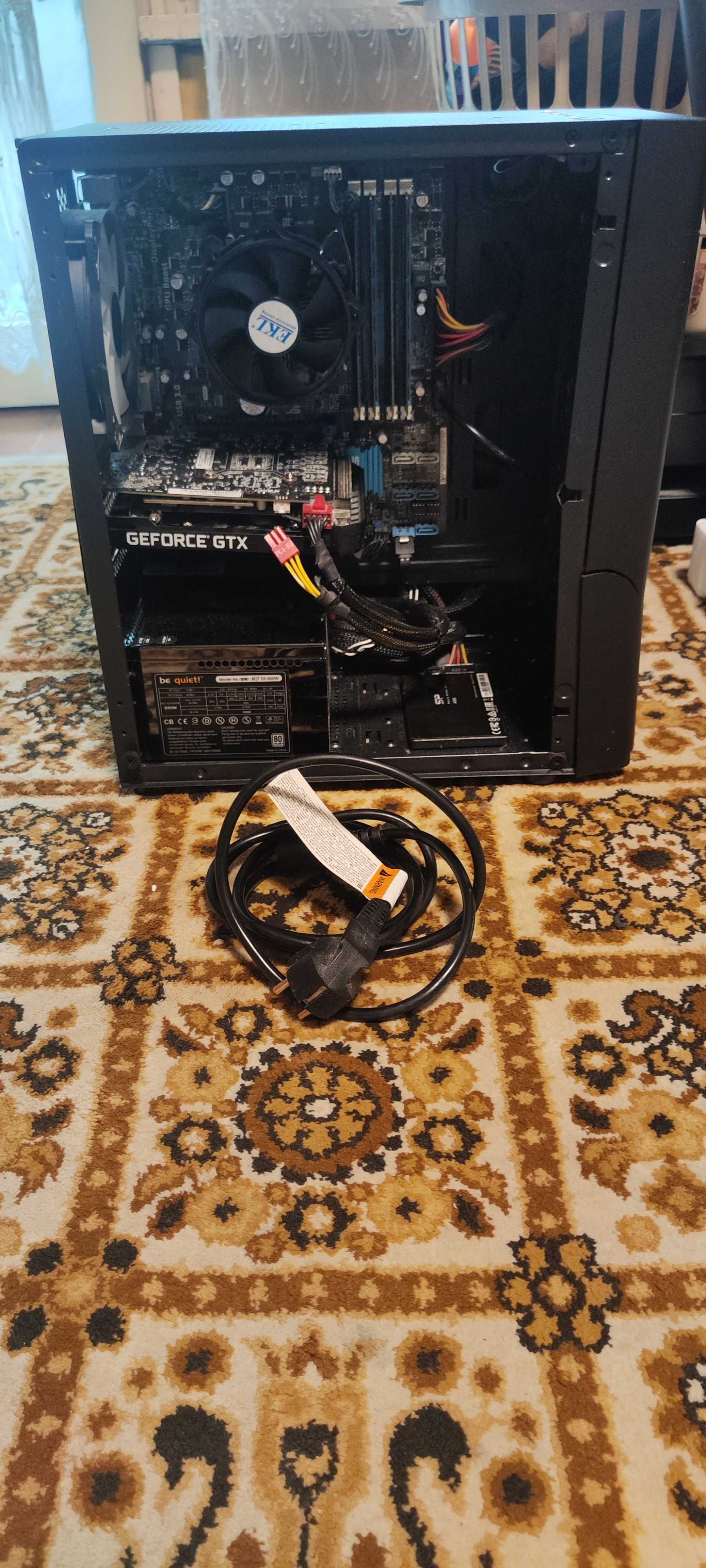 Настолен компютър; Компютърна кутия Aerocool Hexform