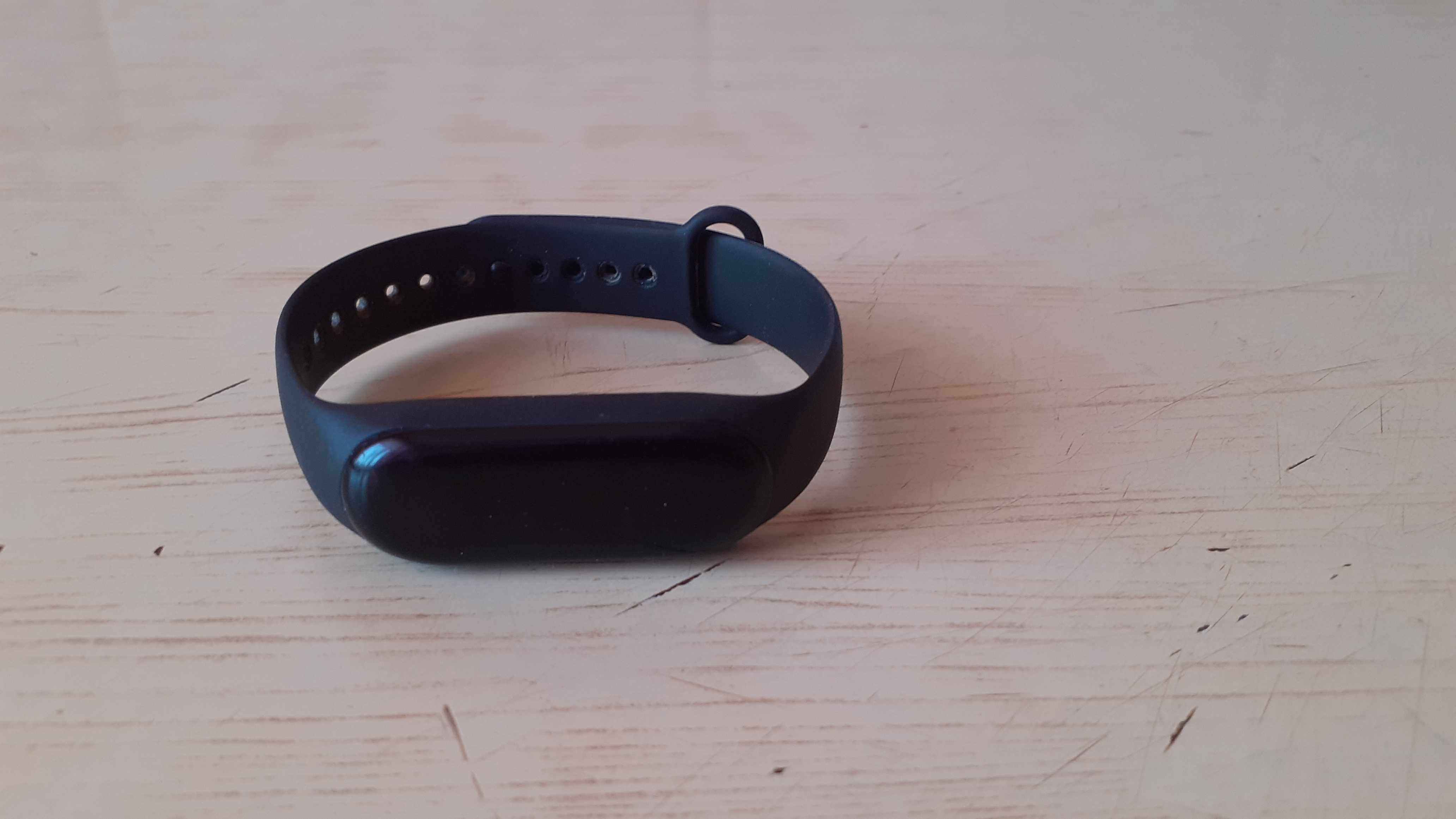 Продам смарт-браслет водонепроницаемый Mi Band 3 новый (сделано в КНР)