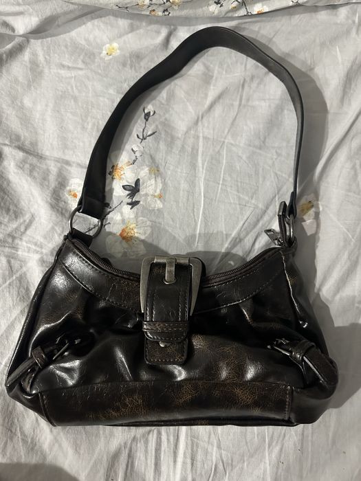 стильная кожанная сумка, совершенно новая!