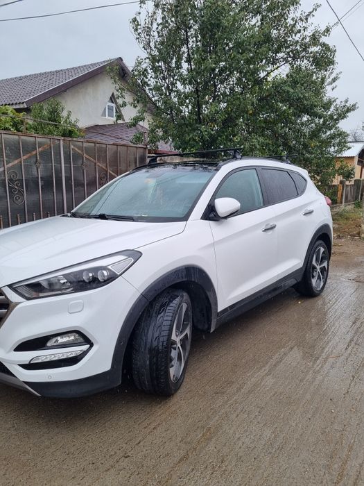 Vând hyundai tucson