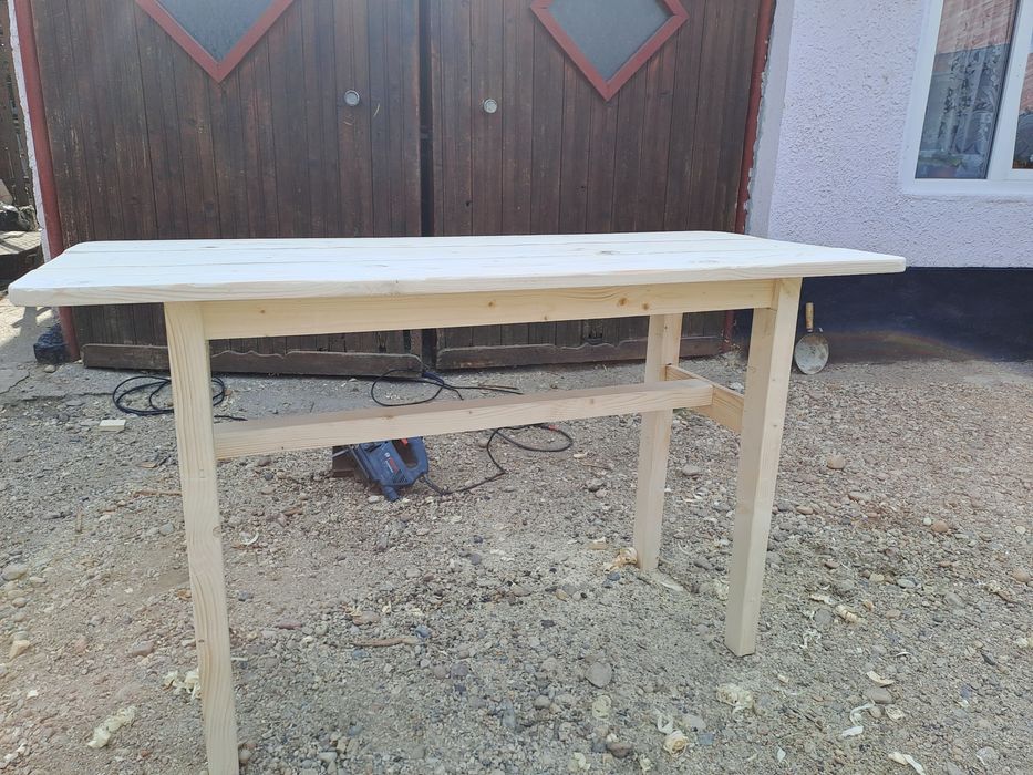 Fac la comanda mese banci si ornamente flori