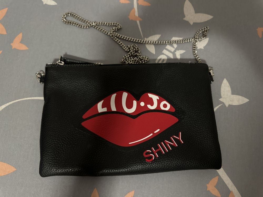 Дамски чанти Replay, Guess, DKNY, Valentino