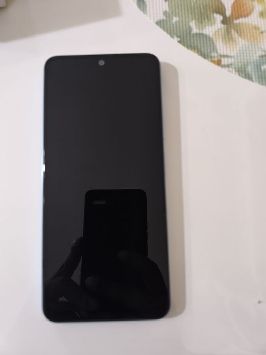 Продавам Redmi Note 12