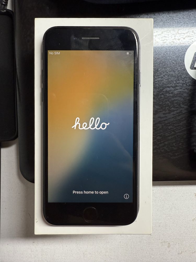 Iphone SE 2020 64гб