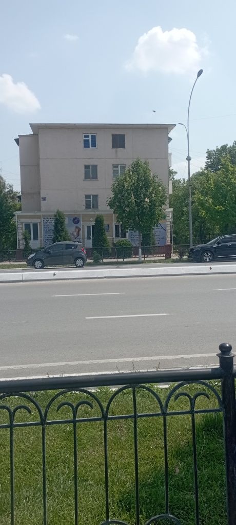 Фрунзенский массивда турар жой сотилади