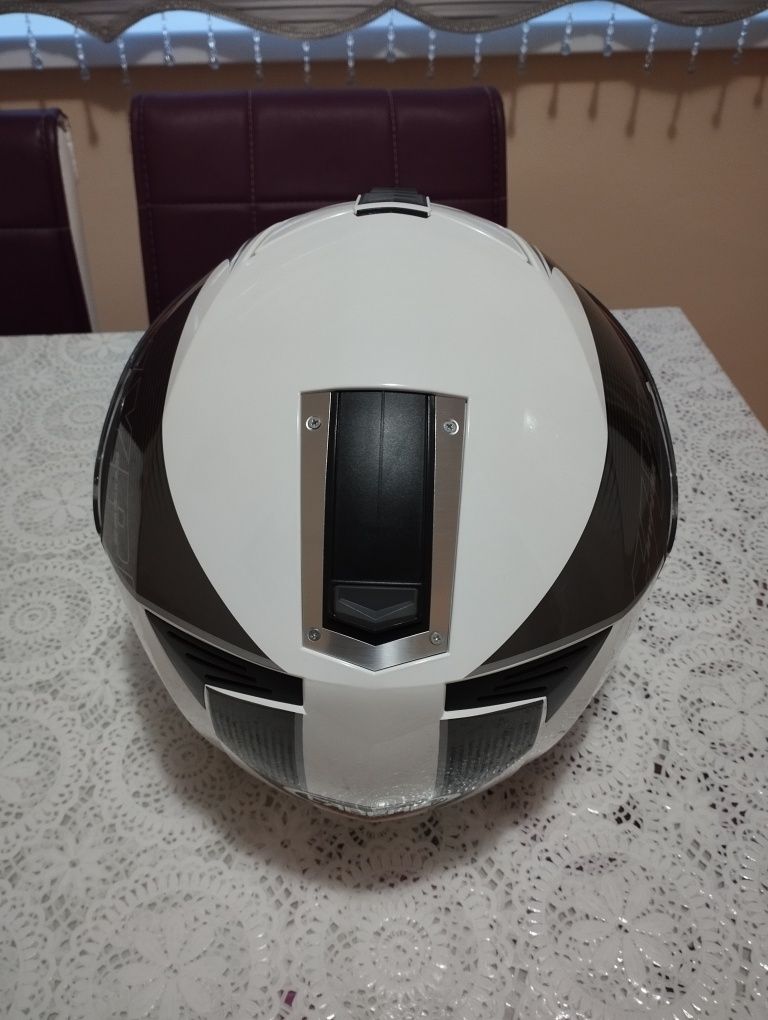 Продавам каска CABERG HYPER