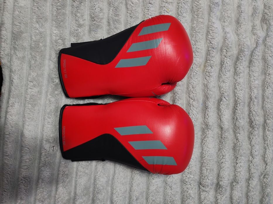 Vând mănuși adidas "speed tilt 150"