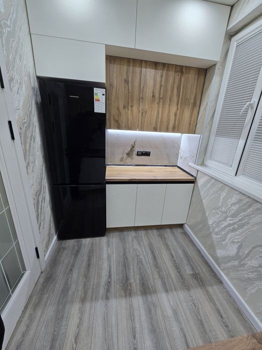 Чиланзар 22 квартал.  1ком.  36м2. Евроремонт. Мебелью и техникой.