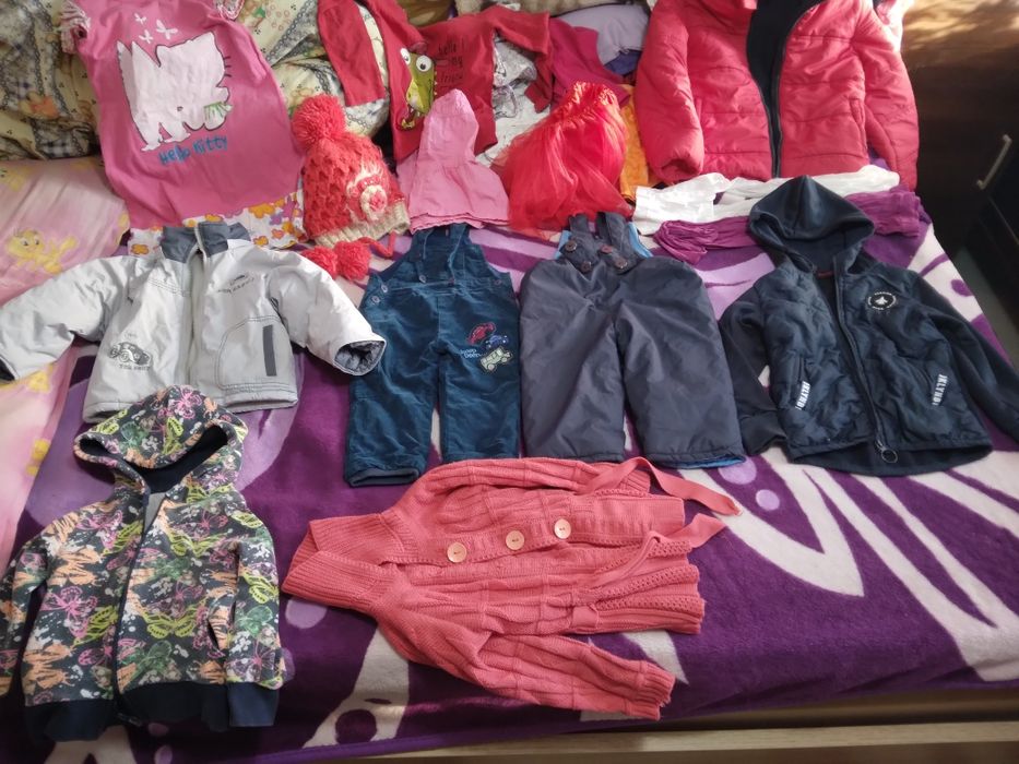 Vând hăinuțe pentru copiii 4-12 ani