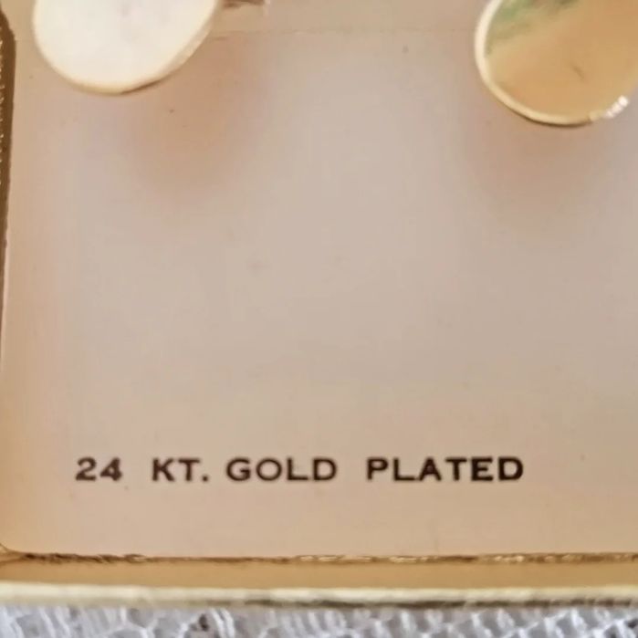 Позлатени прибори.