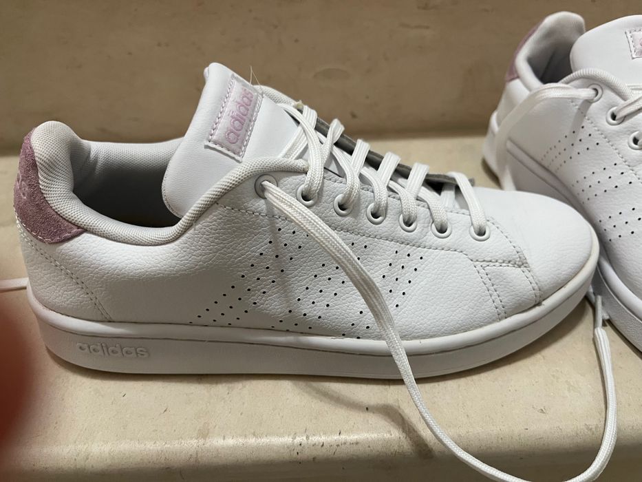 Adidas дамски обувки от естествена кожа