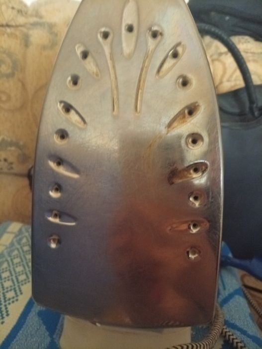 Продам утюг рабочий Simon