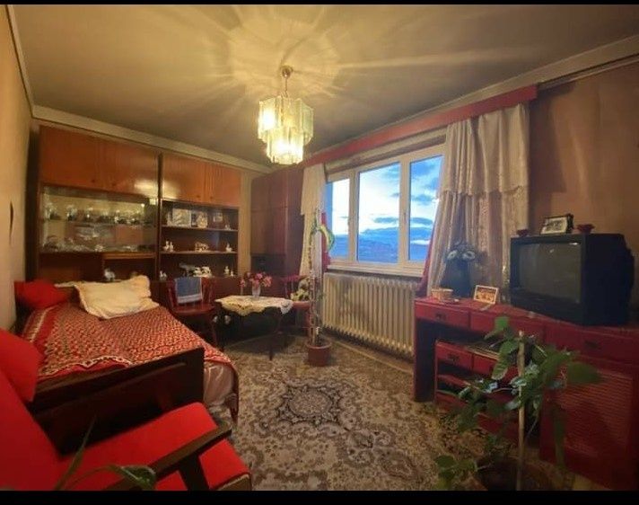 Debarasam mobila veche poduri,beciuri ,canapele