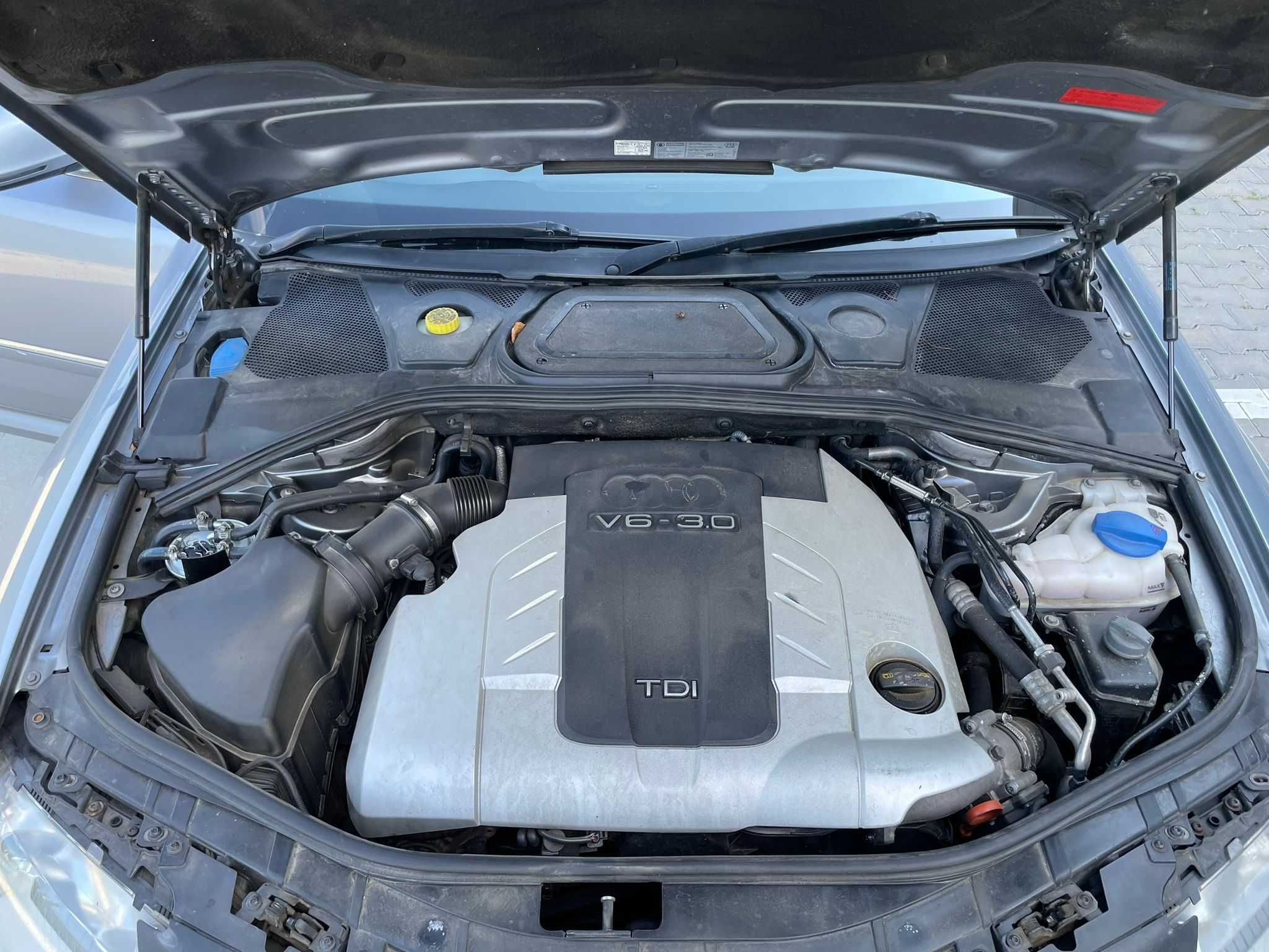 Dezmembrez audi a8 D3 3.0 4.2 ASB BMK BVN 2008 LONG