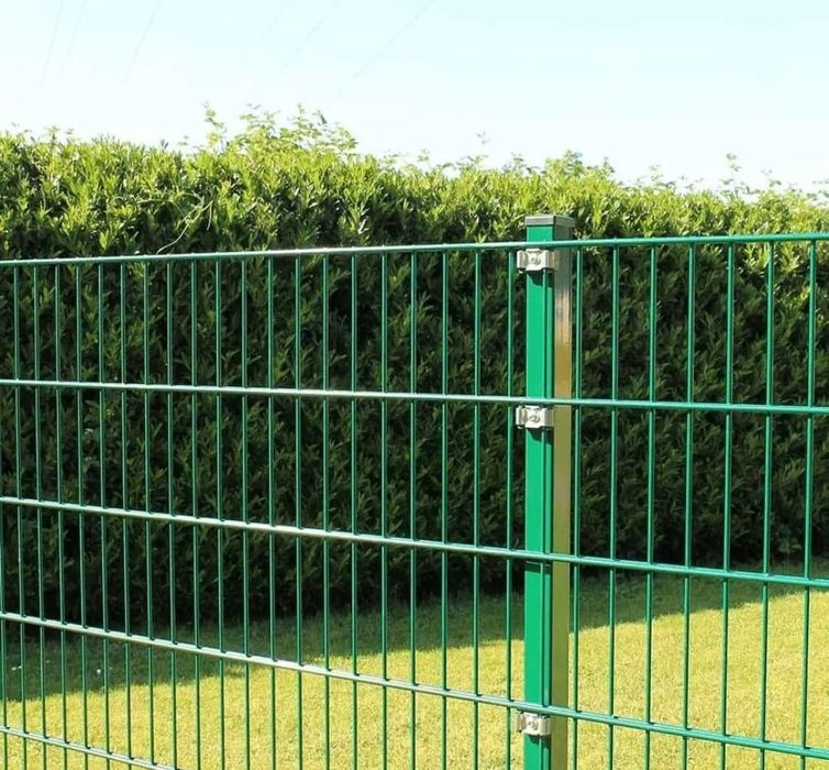 Vând garduri si porti din plasa bordurata