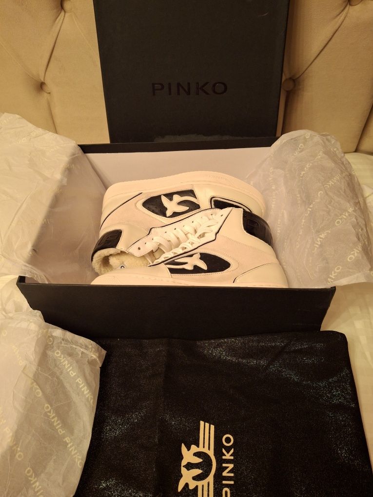 Дамски кецове Pinko